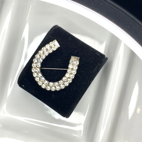 Vintage Rhinestone Horseshoe Brooch 🐴 💎 - Picture 8 of 9